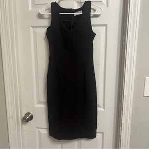 MM Lafleur Burgandy / Black Sleeveless V-Neck Sheath Dress